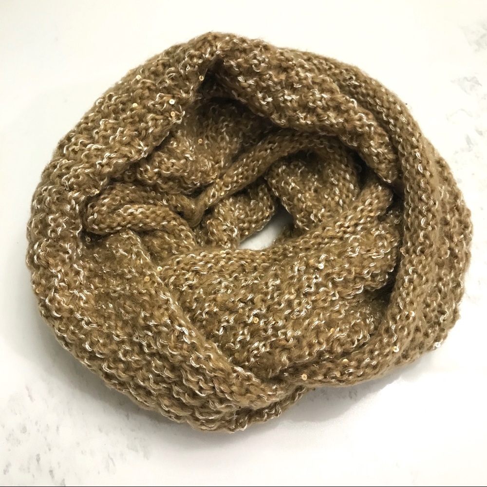 *NWOT* Golden brown infinity scarf